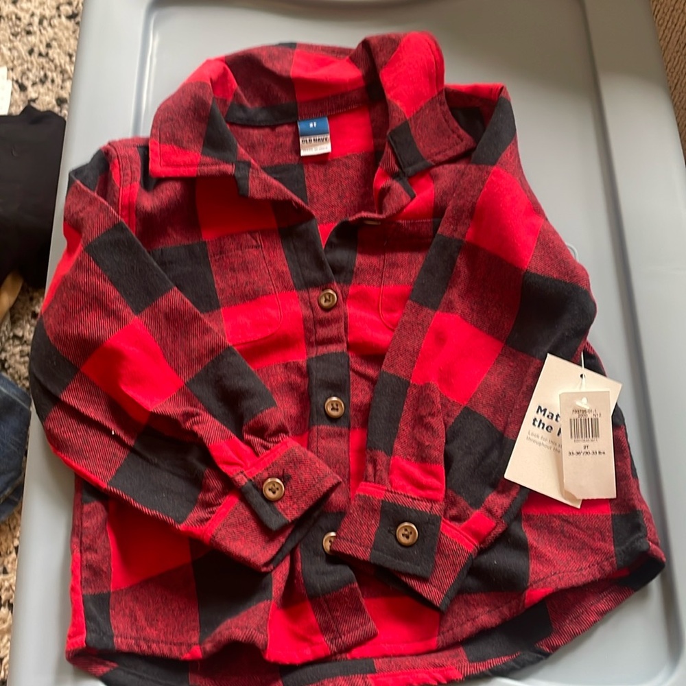 OLD NAVY PLAID BUTTON DOWN